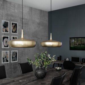 Umage Clava Dine Leuchte: Die skandinavische Hängeleuchte für weihnachtliche Eleganz. Mit warmem Licht für festliche Stimmung.