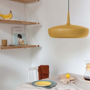 Clara Dine, die moderne Retro Leuchte aus dem Hause Umage macht in jeder Farbe eine gute Figur und schafft Atmosphäre.