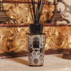 Baobab Collection Rosace Duftverteiler – ein Raumduft mit floraler Note für eine harmonische skandinavische Weihnachtsdekoration.