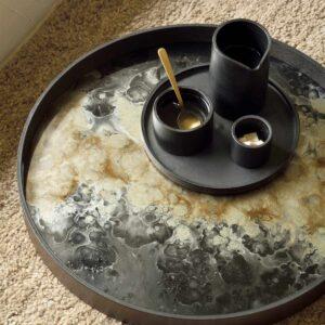 Ethnicraft Organic Holztablett mit sichtbarer Maserung.